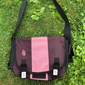 Timbuk2 over the shoulder messenger style bag